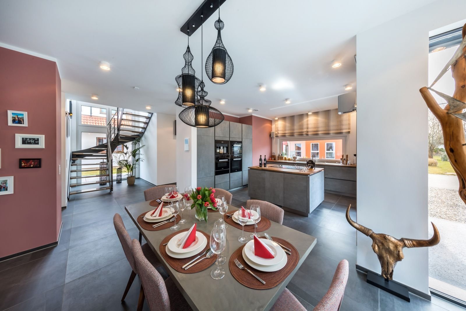 MODERN, EFFIZIENZ, GROSSZÜGIG