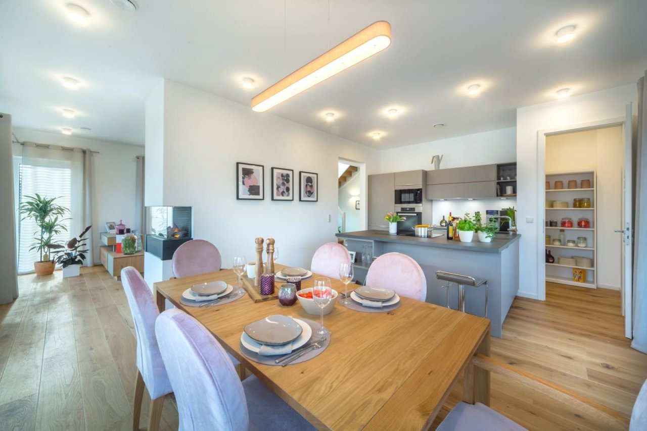 Ansicht Esszimmer/Küche Ansicht Esszimmer/Küche
