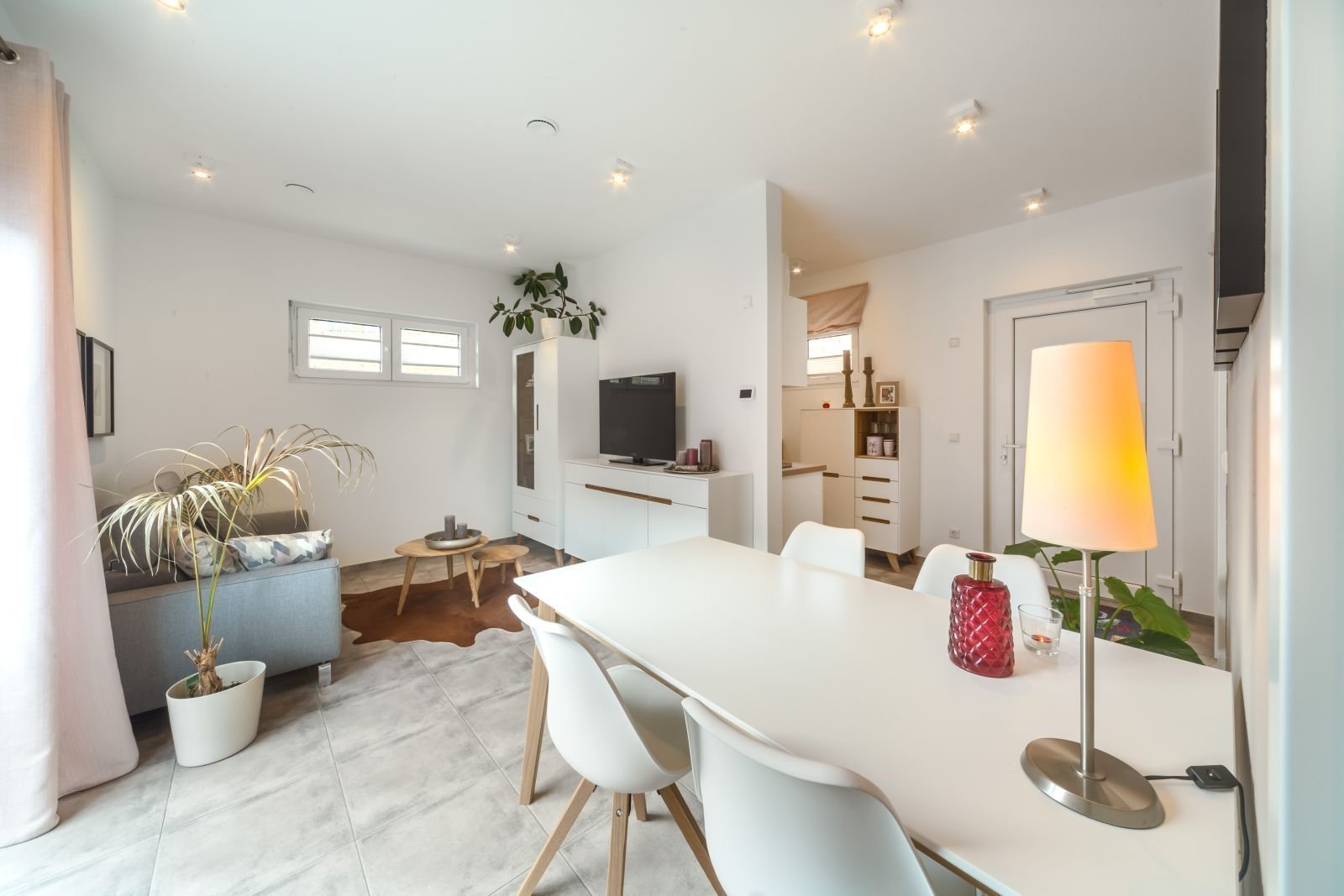Ansicht Esszimmer/Wohnzimmer Einliegerwohnung Ansicht Esszimmer/Wohnzimmer Einliegerwohnung