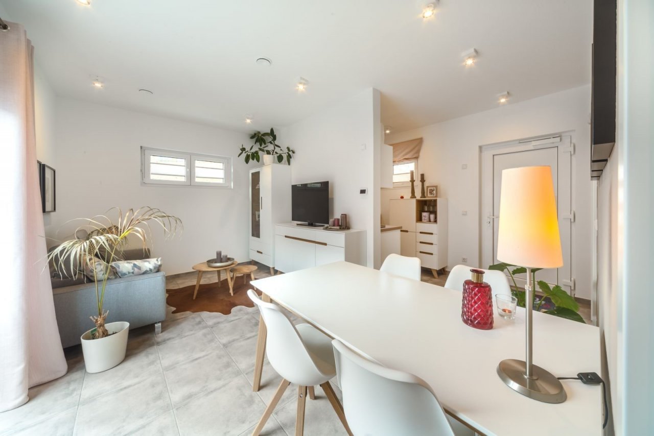 Ansicht Esszimmer/Wohnzimmer Einliegerwohnung Ansicht Esszimmer/Wohnzimmer Einliegerwohnung